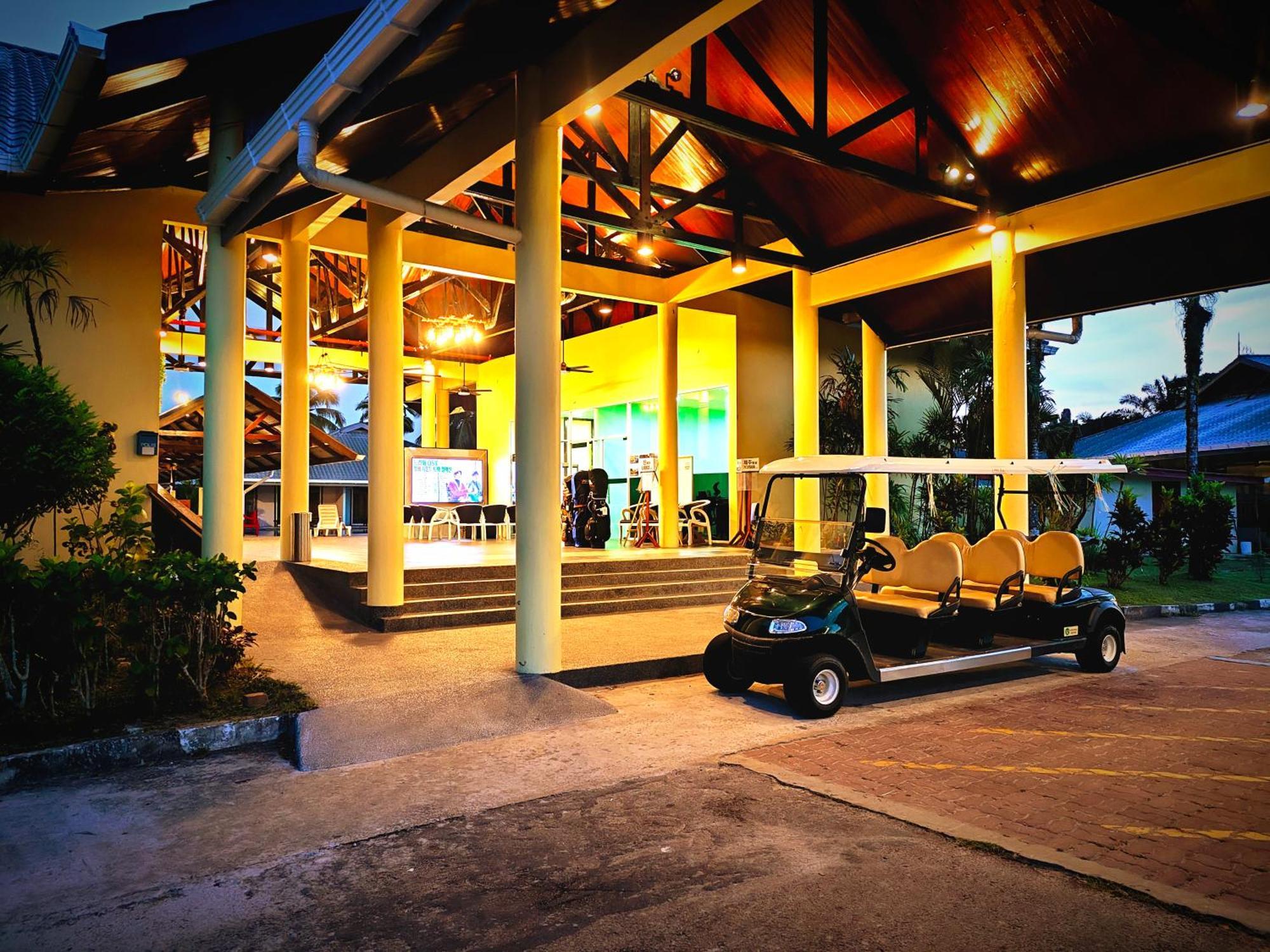 Artitaya Borneo Golf & Resort Papar Esterno foto